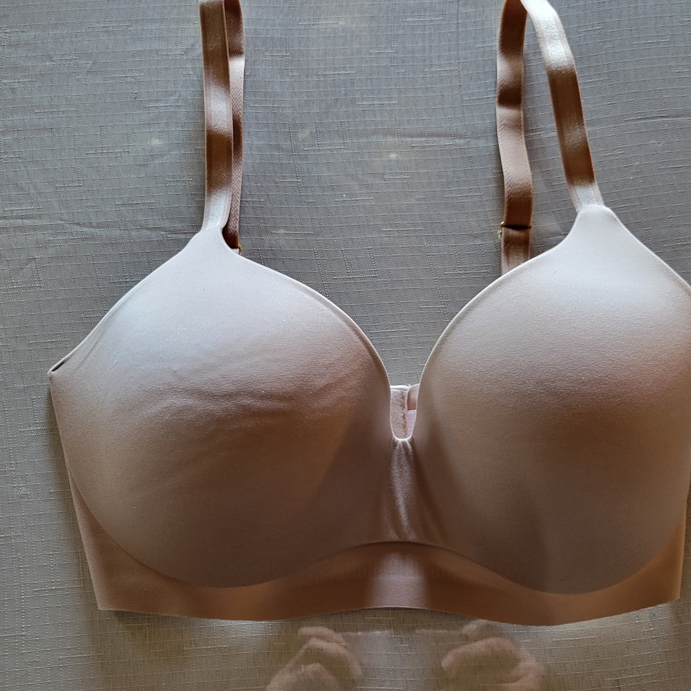Victoria's Secret Smooth Molded Light Pink Bra
